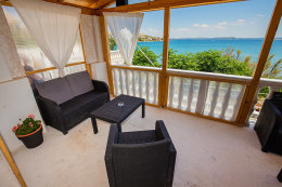 Apartmány Nisveta - bistro na terase u domu, Vlašići, Pag