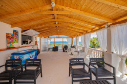 Apartmány Nisveta - bistro na terase u domu, Vlašići, Pag