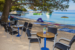 Promajna - bar u pláže,  Makarská riviéra, Chorvatsko