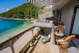 Apartmány Meri - pohled z terasy z apartmánu A2, jižní zátoky ostrova Hvar, Chorvatsko