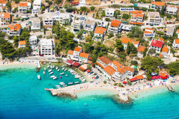 Apartmány Michael - letecký pohled, Pisak, Omišská riviéra, Chorvatsko