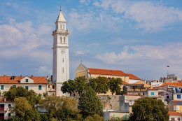 Novi Vinodolski - kostel Sv. Filipa i Jakova, Crikvenická riviéra, Chorvatsko