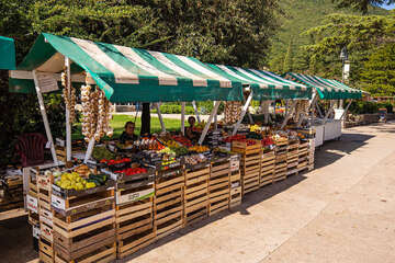 Moščenička Draga - trh s ovocem a zeleninou, Istrie, Chorvatsko