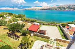 Apartmány Borka - okolí domu, město Pag, ostrov Pag, Chorvatsko