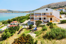 Apartmány Borka - okolí domu, město Pag, ostrov Pag, Chorvatsko