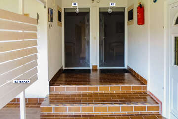 S1, S2 - vstupy do apartmánů Germania, Nin, Zadarská riviéra, Chorvatsko