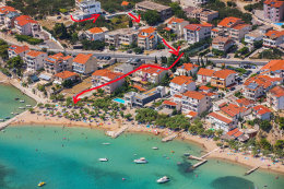 Apartmány Roko - letecký pohled - podchod na pláž, Omiš - Duće, Chorvatsko