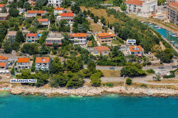 Pláže Novi Vinodolski - letecký pohled, Crikvenická riviéra, Chorvatsko