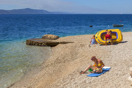 Živogošće - Mala Duba - oblázkové pláže, Makarská riviéra, Chorvatsko