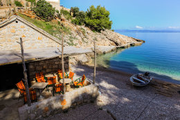 Apartmány Maslina - pláž u domu a bar na pláži, Hvar, Chorvatsko