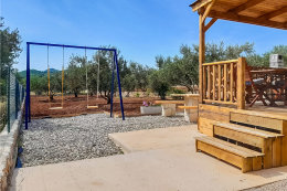 Mobilhome Klanac M1 - houpačky u domku, Tkon, ostrov Pašman, Chorvatsko