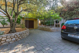 Apartmány Mandre 12 - parkoviště u domu, Mandre, ostrov Pag, Chorvatsko