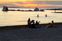 Povljana - pláž Dubrovník, ostrov Pag, Chorvatsko