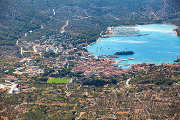 Město Cres - letecký pohled, ostrov Cres, Chorvatsko