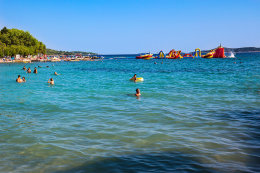 Vodice Plava plaža, Vodice, Chorvatsko