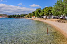 Pláž Lovetovo, Vodice, Chorvatsko