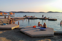 Vodice Plava plaža, Vodice, Chorvatsko