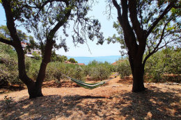 Apartmány Nevera - houpačka u domu, jižní zátoka ostrova Hvar, Chorvatsko