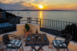 Casa del Sol - pohled na západ slunce ze střešní terasy, Sukošan, Zadarská riviéra, Chorvatsko