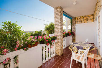 Apartmány Draga - terasa apartmánu A3, Dinjiška, ostrov Pag, Chorvatsko