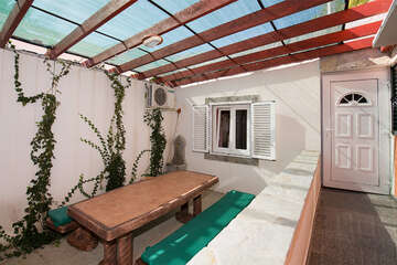 Terasa společná pro apartmán A1 a studio A5 - apartmány Eva, Baška, ostrov Krk, Chorvatsko