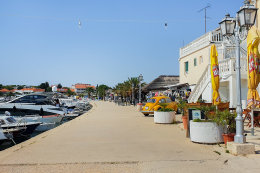 Pakoštane - centrum, Zadarská riviéra, Chorvatsko