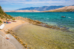 Apartmány Cvita - písčitooblázková pláž 280 m od domu (pod obchodem), město Pag, ostrov Pag, Chorvatsko