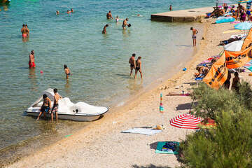 Apartmány Cvita - písčitooblázková pláž 300 m od domu, město Pag, ostrov Pag, Chorvatsko