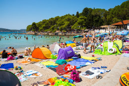 Apartmány Borovi - oblázková pláž Soline, Biograd na Moru, Chorvatsko