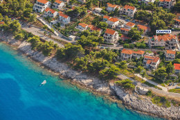 Apartmány Čempres - letecký pohled, letovisko Postira, ostrov Brač