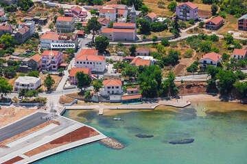 Tkon - letecký pohled, ostrov Pašman, Chorvatsko