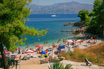 Pláž Molo Lozna, Postira, ostrov Brač, Chorvatsko