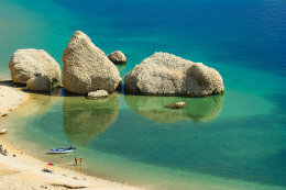 Metajna - pláž Beritnica, ostrov Pag, Chorvatsko