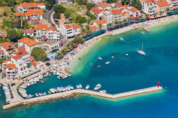 Gradac - letecký pohled, Makarská riviéra, Chorvatsko