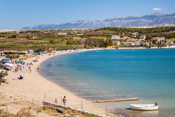 Pláž Caska, ostrov Pag, Chorvatsko 