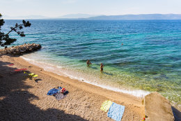 Apartmány Lelica - oblázková pláž před domem, Živogošče - Mala Duba, Makarská riviéra, Chorvatsko