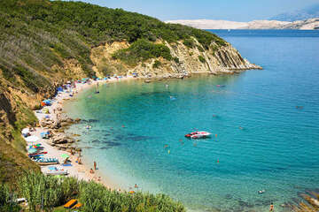 Pag-Bošana - písčitooblázková pláž, ostrov Pag, Chorvatsko