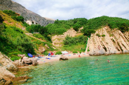 Pag-Bošana - písčitooblázková pláž, ostrov Pag, Chorvatsko