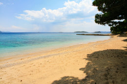 Písčitooblázková pláž Trstenica, Orebić, poloostrov Pelješac