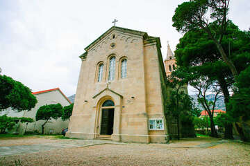 Orebič - kostel "Pomoćnica krščana", poloostrov Pelješac, Chorvatsko