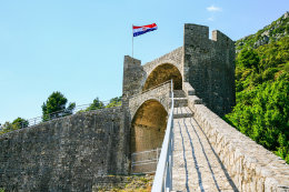 Opevnění Ston, poloostrov Pelješac, Chorvatsko