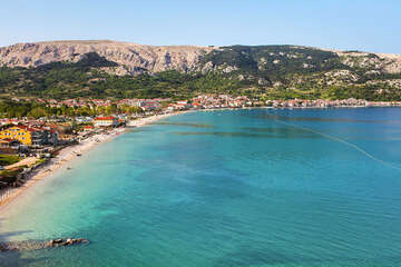 Baška - letecký pláž Vela plaža, ostrov Krk, Chorvatsko