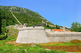 Opevnění Ston, poloostrov Pelješac, Chorvatsko