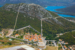 Opevnění Ston - letecký pohled, poloostrov Pelješac, Chorvatsko