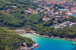 Jelsa - letecký pohled, ostrov Hvar, Chorvatsko