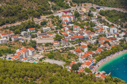 Drvenik, Donja Vala - letecký pohled, Makarská riviéra, Chorvatsko