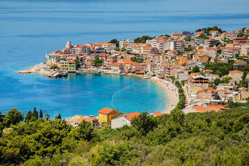 Letovisko Igrane - letecký pohled, Makarská riviéra, Chorvatsko