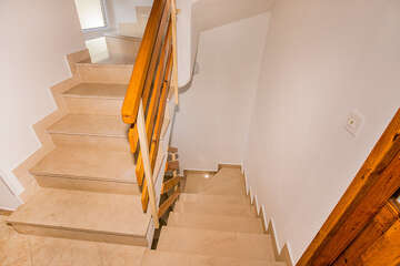 Apartmány Luce - vnitřní schodiště v domě, Igrane, Makarská riviéra, Chorvatsko