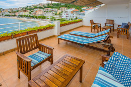 Apartmány Val - propojené terasy apartmánů A9 a A10, Igrane, Makarská riviéra, Chorvatsko