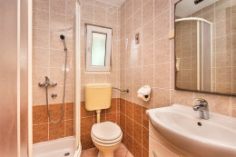 1L - apartmány Mira, Stara Novalja, ostrov Pag, Chorvatsko